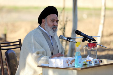 روحانیون درختکاری را در میان مردم ترویج دهند