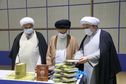 تصاویر / تجلیل از آیت الله حسینی بوشهری در اختتامیه بیست و دومین دوره جشنواره بین المللی پژوهشی شیخ طوسی