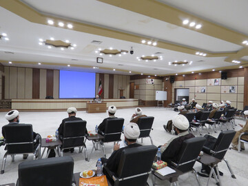 تصاویر/ نشست مدیران و معاونان تهذیب مدارس علمیه یزد با حضور معاون تهذیب حوزه های علمیه