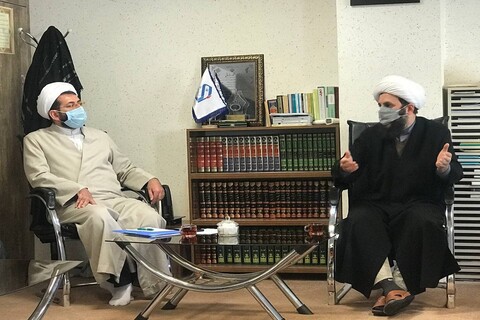تصاویر/ نشست صمیمی مدیر مدرسه علمیه امام خامنه ای ارومیه با اصحاب رسانه