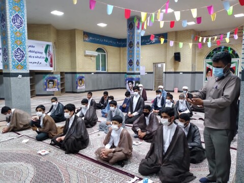نصاویر| تجلیل از  طلاب برتر مدرسه علمیه حضرت ابوالفضل (ع) بندرعباس