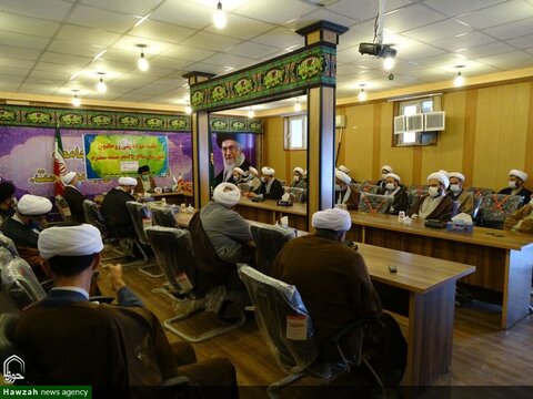 بالصور/ انعقاد ندوة لعلماء الدين في مدينة ماكو شمالي شرق إيران
