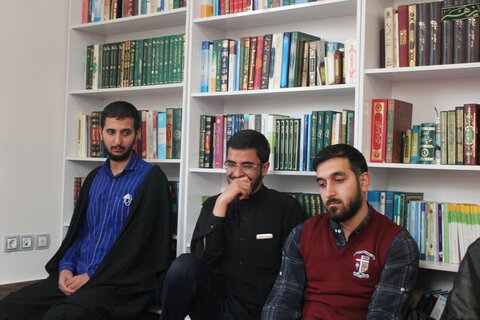 تصاویر/ دیدار مدیر حوزه علمیه کردستان با طلاب مدرسه سفیران هدایت بیجار