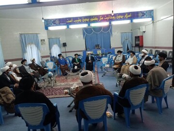 معاون تبلیغ حوزه یزد با مبلغین طرح هجرت خاتم و ابرکوه دیدار کرد