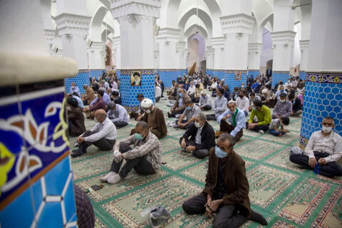تصاویر| آخرین نماز جمعه سال 1399 دارالعباده یزد بافاصله اجتماعی