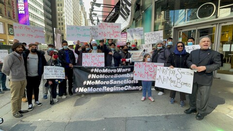 نیویارک میں کمزور قوتوں اور ممالک پر بمباری و جنگوں اور سینکشنز کے خلاف احتجاجی ریلی