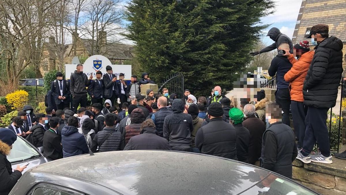 Muslim leaders join Educating Yorkshire star in desperate plea to end to Batley School Prophet Muhammad protests