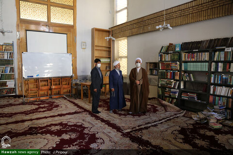 بالصور/ آية الله الأعرافي يتفقد مدرسة "مدينة العلم" العلمية بقم المقدسة