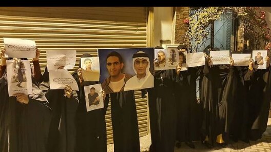 تظاهرات شبانه بانوان بحرینی برای نجات جان زندانیان +تصاویر