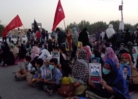تصاویر/ شیعہ مسنگ پرسنز معاملہ؛ مظاہرین کا مزار قائدؒ پر دھرنا