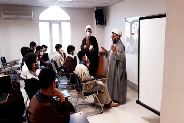 تصاویر/ کارگاه علمی پژوهشی در حوزه علمیه کرمانشاه