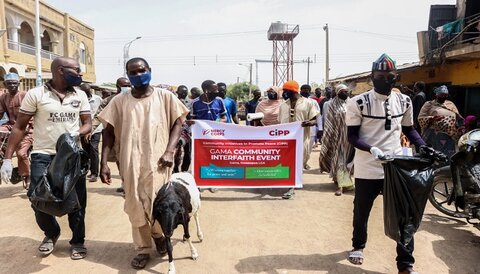 جوانان مسلمان نیجریه در عید پاک، به مسیحیان قوچ و نوشیدنی دادند