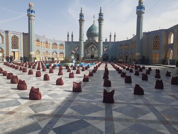 مراسم توزیع ۶۰۰ بسته معیشتی در هلال بن علی(ع) آران وبیدگل برگزار شد