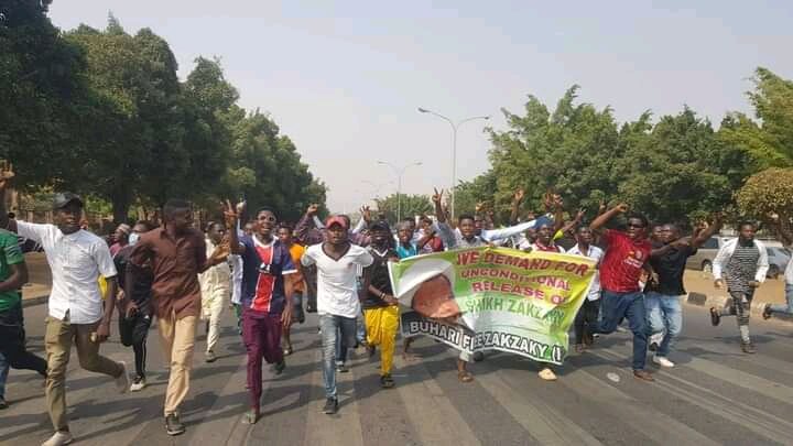 ادامه تظاهرات هواداران شیخ زکزاکی در پایتخت نیجریه +تصاویر