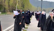 تظاهرات زنان کشمیری در اعتراض به نمایش مدلینگ