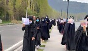 ویڈیو/ فیشن شو کے خلاف کشمیری خواتین کا احتجاج 