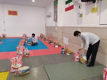 توزیع بسته های معیشتی توسط هیئت‌های مذهبی کردستان