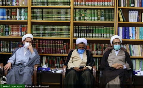 بالصور/ عدد من مندوبي مجلس الشورى الإسلامي يلتقون بآية الله الأعرافي بقم المقدسة