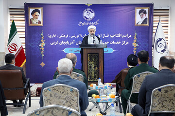 تقدیر رئیس جامعه المصطفی از خدمات رئیس مرکز خدمات حوزه