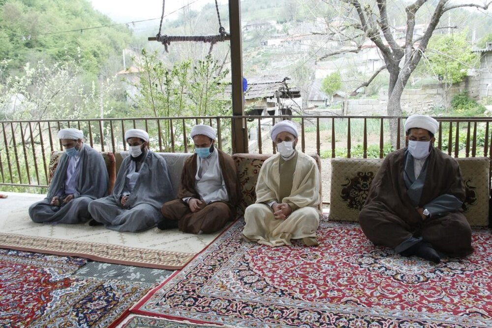 حضور نماینده ولی فقیه در مازندران در روستای کیاسر ساری + عکس