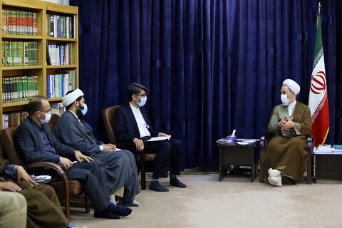 تصاویر/ دیدار رئیس سازمان زندان‌ها با آیت الله اعرافی
