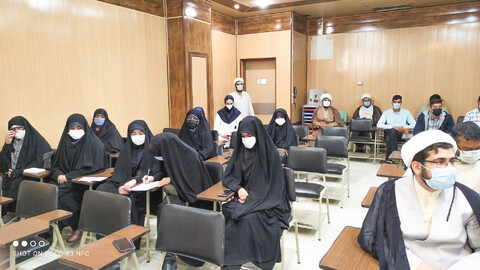 جلسات توجیهی طلاب جهادی اصفهان داوطلب اعزام به بیمارستان کرونایی