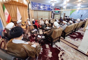 جریان غرب گرا به راحتی از انتخابات کنار نمی کشد/ روحانیت نباید تبدیل به یک حزب شود