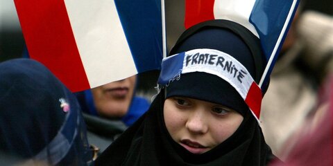 تصویرسازی مغرضانه از مسلمانان در رسانه‌های فرانسوی و بروز رفتار خطرناک در جامعه  