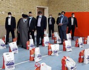 اهدای ۳۵۰۰ بسته معیشتی به خانواده زندانیان استان فارس