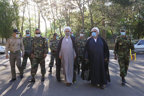 تصاویر / حضور امام جمعه قزوین در لشگر 16 زرهی استان به مناسبت روز ارتش