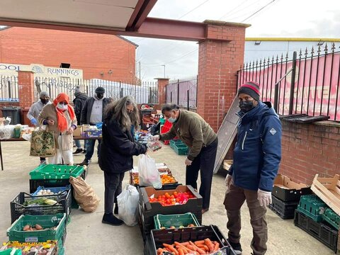 غذارسانی گروه خیریه اسلامی به خانوارهای نیازمند منچستر بزرگ