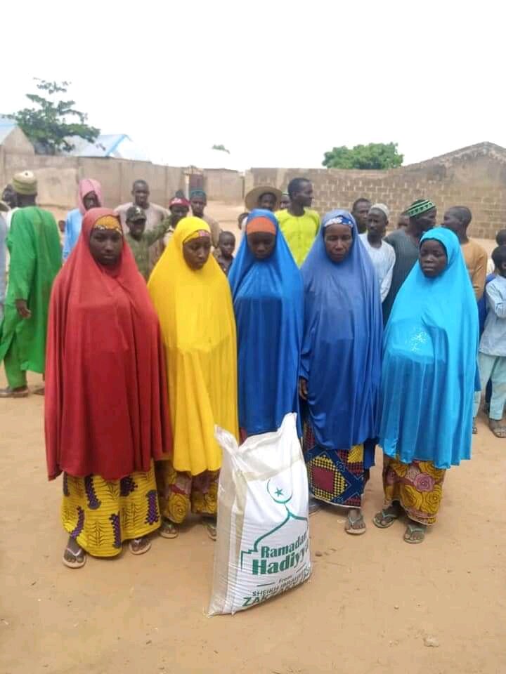 توزیع بسته‌های کمک معیشتی در نیجریه +تصاویر