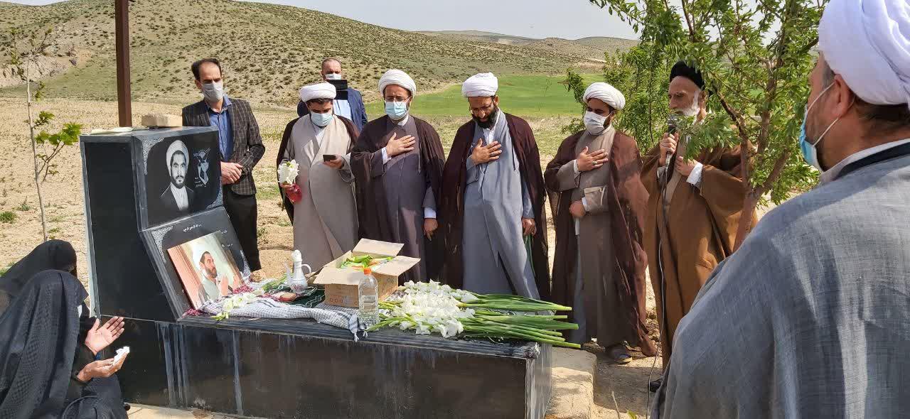 مدیر و طلاب حوزه علمیه همدان یاد و نام شهید قاسمی را گرامی داشتند