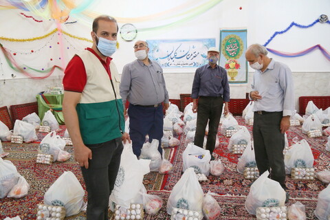 تصاویر / توزیع 270 بسته معیشتی ماه رمضان توسط کانون سلمان خادمیاران رضوی قم