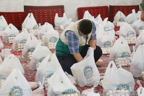 تصاویر / توزیع 270 بسته معیشتی ماه رمضان توسط کانون سلمان خادمیاران رضوی قم