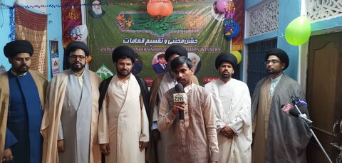 زینب میڈیا کی جانب سے لہنہ،کراری کوشامبی میں جشن امام حسن مجتبی علیہ السلام اورتقسیم انعامات کے سلسلے سے ایک محفل مقاصده کا انعقاد کیا گیا۔ 