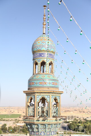 تصاویر / شست و شوی گنبدهای مسجد مقدس جمکران به مناسبت ۱۷ رمضان