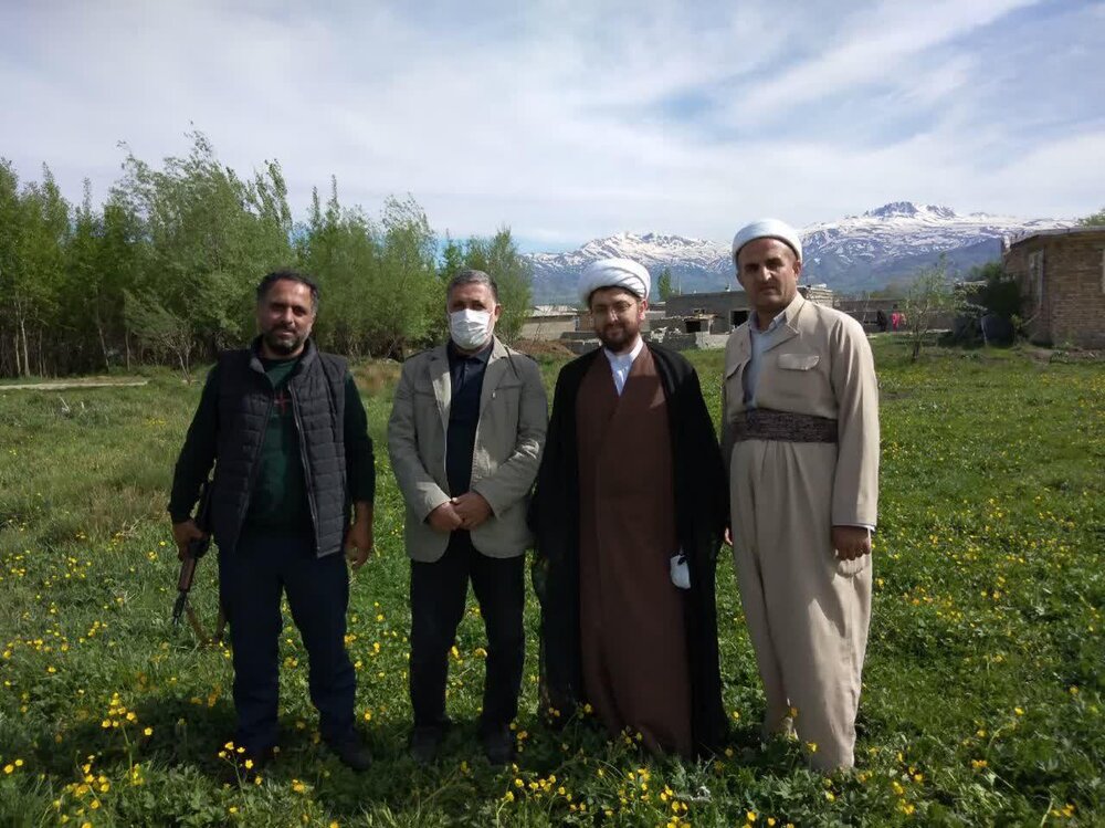 مدیرکل مرکز خدمات حوزه آذربایجان غربی به روستای سه گرگان رفت