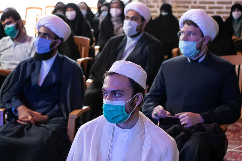 تصاویر / آیین مراسم عمامه گذاری طلاب مدارس علمیه استان قزوین