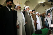 تصاویر آرشیوی از مراسم تشییع پیکر مرحوم آیت الله محمدعلی حسینی تهرانی در اردیبهشت ماه ۱۳۸۵