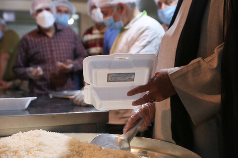 تصاویر / بازدید امام جمعه قزوین از آشپزخانه پویش مهربانی