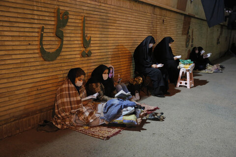 تصاویر / شب زنده داری مردم استان قزوین در دومین شب قدر