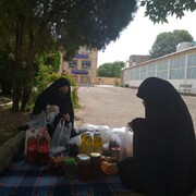 تصاویر/ خدمت رسانی طلاب حوزه علمیه خواهران بویین زهرا در رزمایش مومنانه