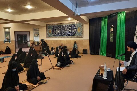 تصاویر/ مراسم شب 23 ماه رمضان در مدرسه علمیه الزهرا (س) ارومیه
