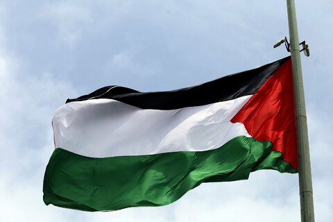 تصاویر/ مراسم اهتزاز پرچم فلسطین به مناسبت فرا رسیدن روز قدس در میدان روح الله قم