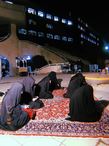 تصاویر/ فعالیت تبلیغی  قرارگاه جهادی حوزه اصفهان در شب های رمضان بیمارستان الزهرا(س)