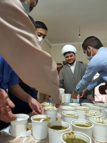 تصاویر | افطاری مدرسه علمیه امام حسین(ع) همدان