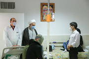 امام جمعه قزوین به عیادت بیماران تالاسمی رفت + عکس