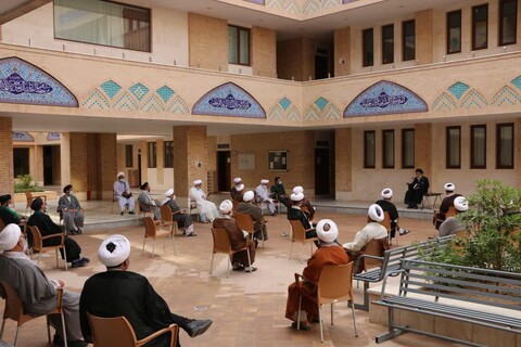 تصاویر/ نشست رمضانیه در مدرسه مدینه العلم کاظمیه یزد