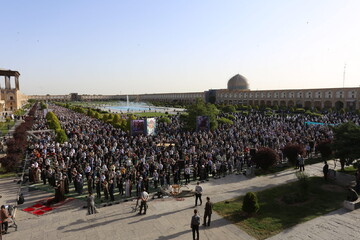 تصاویر/ اقامه نماز عید سعید فطر در اصفهان